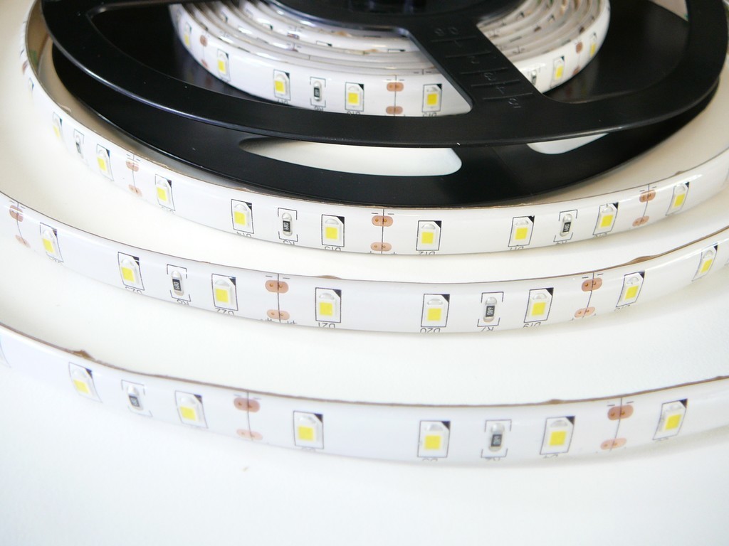 Levně LED pásek SB3-W300 zalitý - Denní bílá