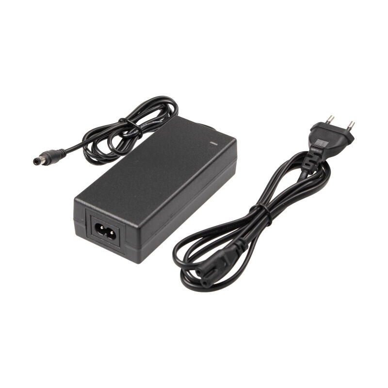 LED zdroj 24V 60W zásuvkový