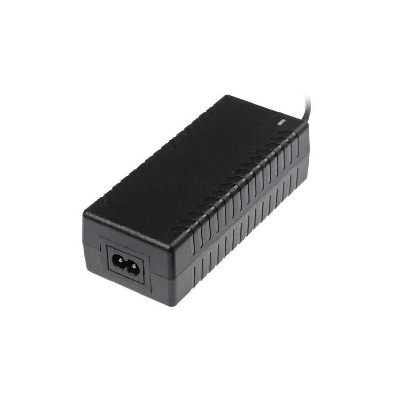 LED zdroj 24V 96W zásuvkový