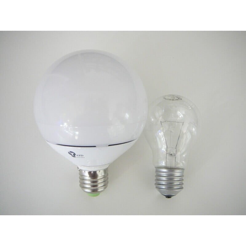 LED žárovka E27 LU12W 260°