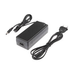 LED zdroj 24V 96W zásuvkový