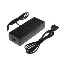 LED zdroj 24V 120W zásuvkový