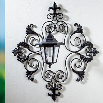 Solárny nástenný lampáš