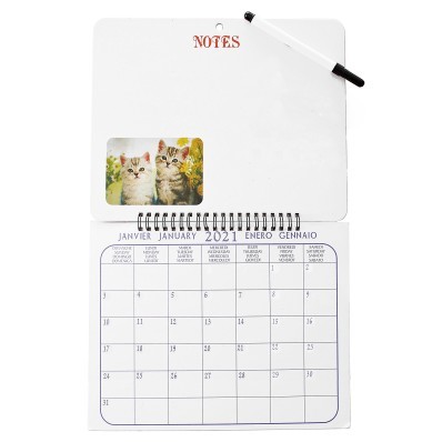 Poznámkový kalendár s mačiatkami