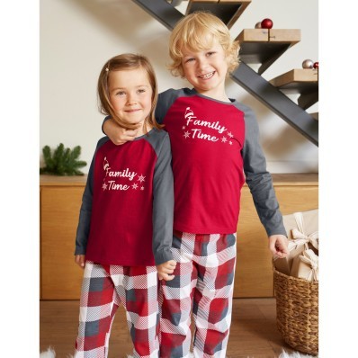 Detské pyžamo s vianočným motívom a dlhými rukávmi