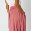Długa spódnica w jednolitym kolorze z guzikami, szczególnie dla niższych sylwetek