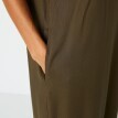 Rochie lungă monocoloră cu volan, în special pentru silueta mai scurtă