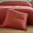 Jednobarevný prošívaný přehoz na postel s geometrickým designem
