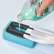 Mycí kartáč s dávkovačem mýdla