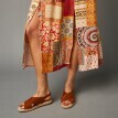 Długa sukienka z patchworkowym wzorem