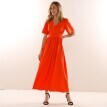 Jednobarevné dlouhé šaty s rozšířenými rukávy