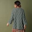 Kimonowy sweter z koronkowym wzorem