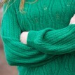 Koronkowy sweter z długim rękawem