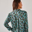 Košeľová blúzka s minimalistickým vzorom z recyklovaného polyesteru