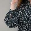 Rovné volánové šaty z recyklovaného polyesteru (1)