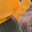 Luźny sweter z dekoltem w serek moher touch