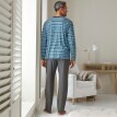 Pruhované pyžamo s nohavicami a tuniským výstrihom