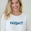 Fleece pizsama nadrággal és "night" hímzéssel