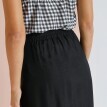 Jednofarebná sukňa na gombíky z eco-firendly viskózy