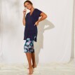 Piżama ze spodniami 3/4 i tropikalnym wzorem