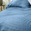 Prošívaný přehoz na postel s optickým efektem "listů"
