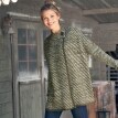 Pruhovaný sveter s plášťovým strihom