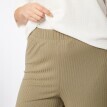 Zkrácené kalhoty s plochým žebrováním