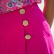 Jednofarebné sukňové šortky so zavinovacím efektom na gombíky