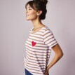 Pruhované tričko s výšivkou srdca, farbené vlákna