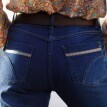 Rovné džínsy, koženkové detaily