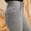 Bootcut džínsy so zapratým efektom
