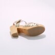 Sandale din piele cu nituri și toc de lemn