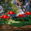 1 lumină solară „Toadstool”.