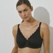 Sutien Amourette Triumph® semipadded din tricot și dantelă, cu armătură