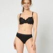 Vystužená podprsenka Ambato Confidence Lingerie® zo strečovej čipky, s kosticami