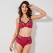 Podprsenka „Caminata“ zn. Confidence Lingerie® s výšivkou, s kosticemi