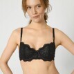 Vystužená podprsenka Ambato Confidence Lingerie® zo strečovej čipky, s kosticami