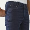 Rovné džíny s 5 kapsami ze strečového denimu, měříte-li více než 178 cm, vnitřní délka nohavic 82 cm