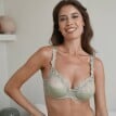 Přiléhavá podprsenka „Rima“ zn. Confidence Lingerie® z mikrovlákna a krajky, s kosticemi