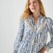 Košilová halenka z mušelínu a macramé