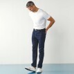 Blugi drepți cu 5 buzunare, din denim elastic, dacă aveți între 170 și 178 cm înălțime, lungime interioară picior 77 cm