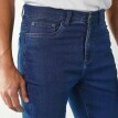 Rovné džínsy s 5 vreckami zo strečového denimu, ak meriate medzi 170 až 178 cm, vnútorná dĺžka nohavíc 77 cm