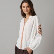 Oversize halenka s vyšívanými detaily