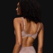 Polovyztužená podprsenka Illusion curves Triumph®, s kosticemi