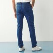 Rovné džínsy s 5 vreckami zo strečového denimu, ak meriate medzi 170 až 178 cm, vnútorná dĺžka nohavíc 77 cm