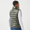 Nepromokavá prošívaná vesta na zip, s metalickým efektem