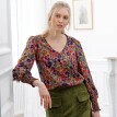 Halenka se žabičkováním a potiskem květin