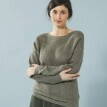 Mały sweter z długim rękawem i okrągłym dekoltem