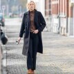 Kabát s dvojradovým zapínaním na gombíky, dĺžka cca 110 cm