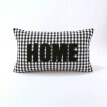 Kostkovaný polštářek s nášivkou HOME